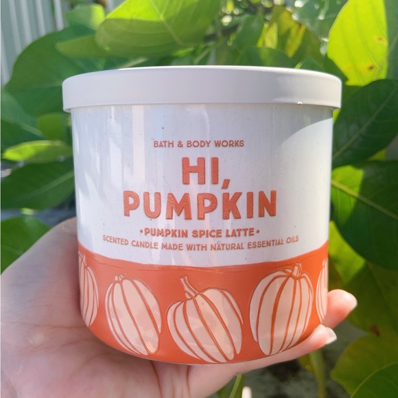 Bath and Body Works Pumpkin spice latte candle - Picture 4 of 7